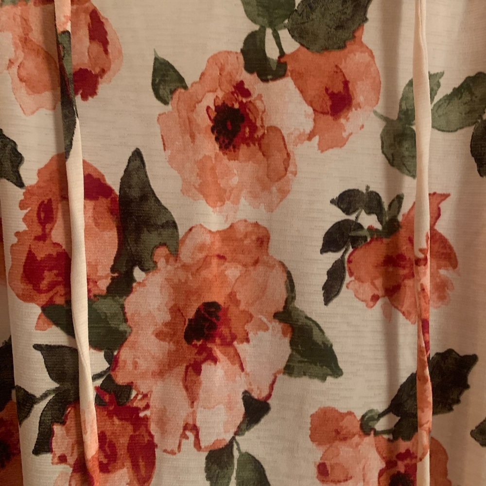 Floral top - Picture 2 of 2
